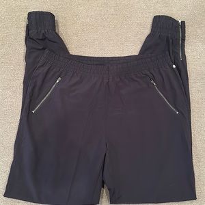 🥰 Fabletics joggers with zipper detail